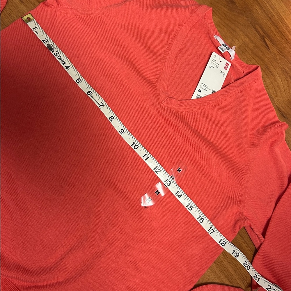 NWT Uniqlo Japan 100% Cotton Coral V-Neck Sweater - Picture 5 of 10